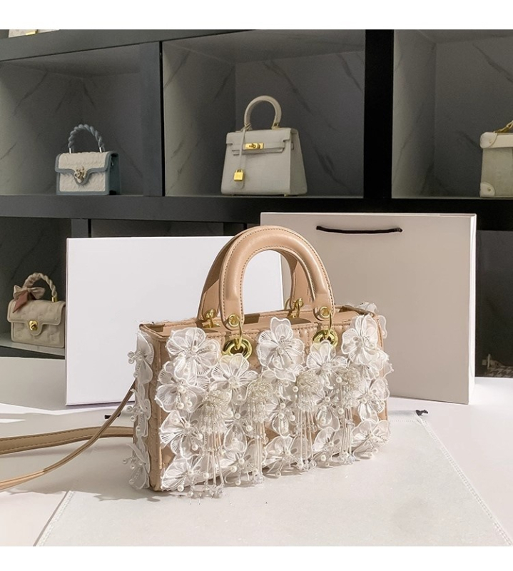 Bijela torbica s resicama i cvijećem, crossbody preko ramena, 2025 proljeće, srednje veličine, stil Princeze Diane