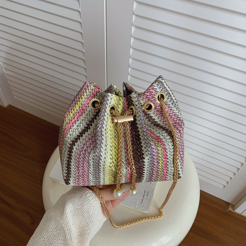 Ženska torba visoke kvalitete, proljeće 2026, svakodnevna crossbody torba s jednim remenom, elegantan i minimalistički dizajn, nišni dizajn