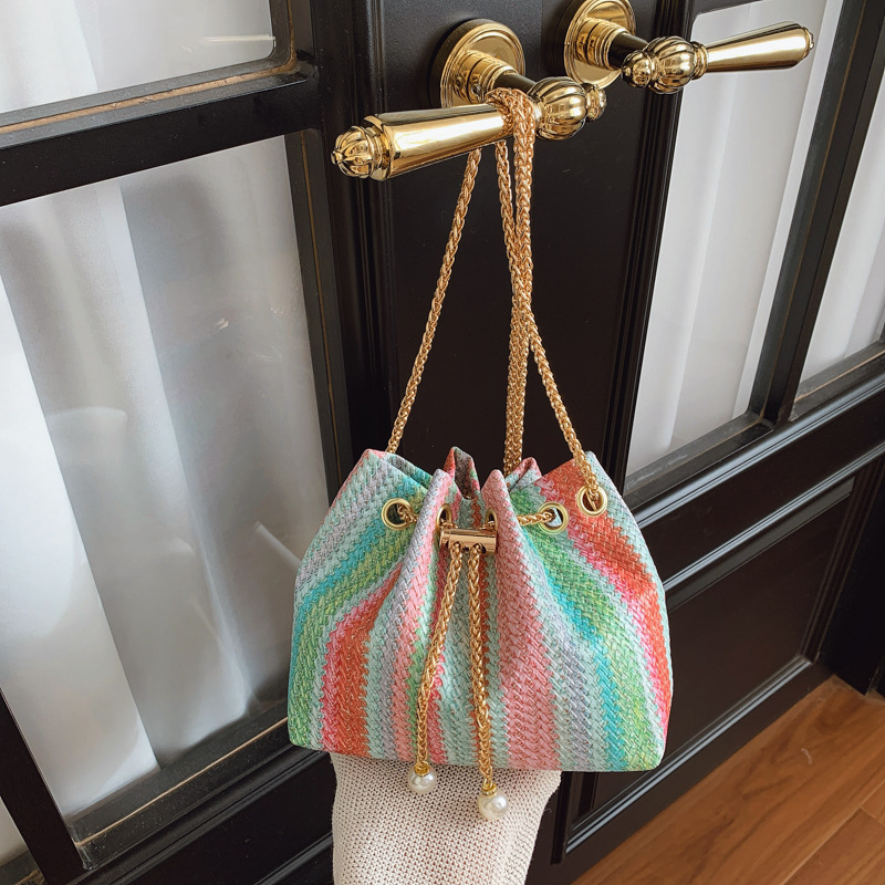 Ženska torba visoke kvalitete, proljeće 2026, svakodnevna crossbody torba s jednim remenom, elegantan i minimalistički dizajn, nišni dizajn