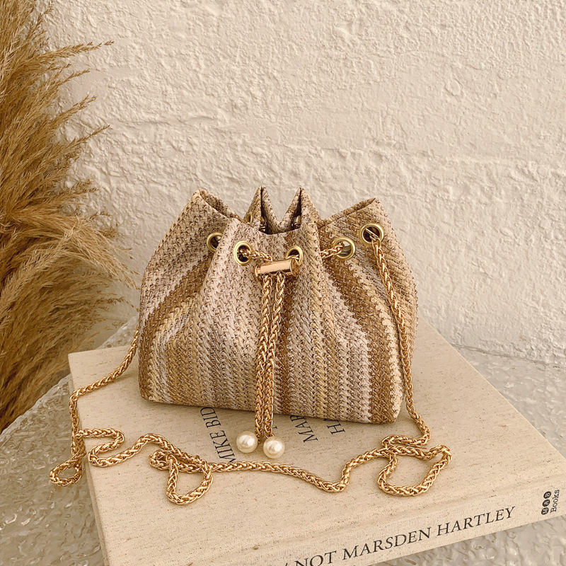 Ženska torba visoke kvalitete, proljeće 2026, svakodnevna crossbody torba s jednim remenom, elegantan i minimalistički dizajn, nišni dizajn