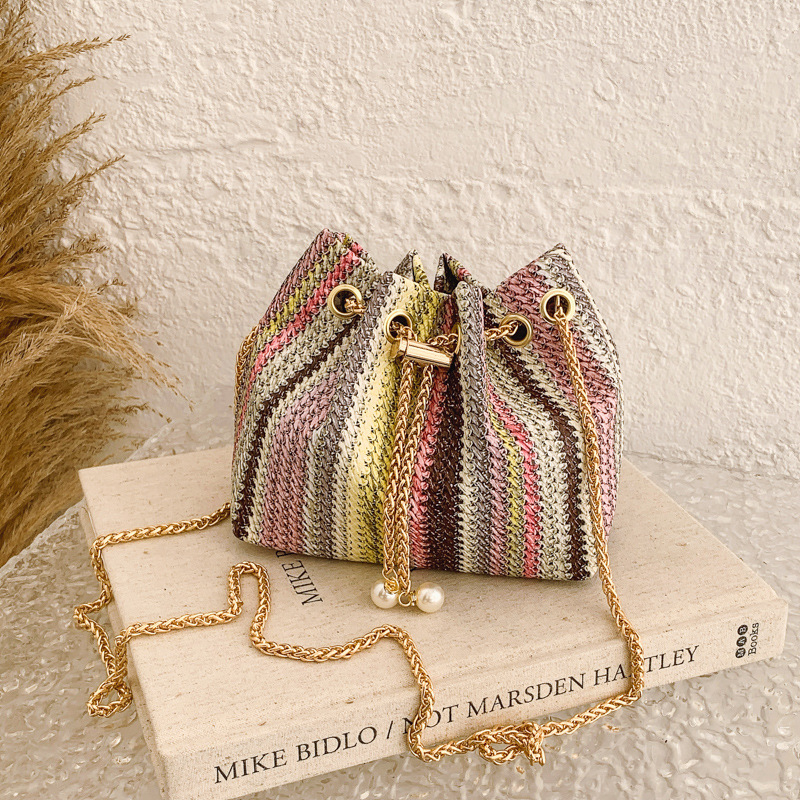 Ženska torba visoke kvalitete, proljeće 2026, svakodnevna crossbody torba s jednim remenom, elegantan i minimalistički dizajn, nišni dizajn