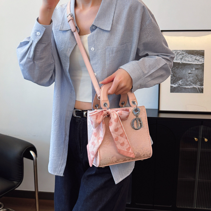 Vezena ženska torbica u stilu Princeze Diane, moderna i svestrana torba za rame ili crossbody