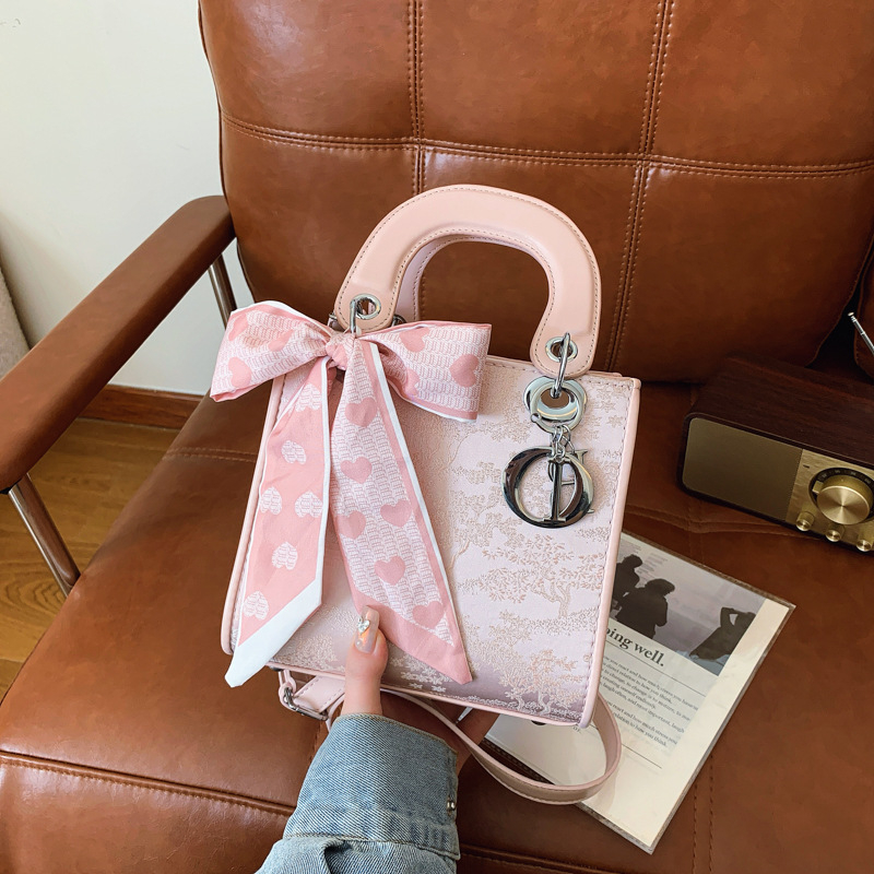 Vezena ženska torbica u stilu Princeze Diane, moderna i svestrana torba za rame ili crossbody