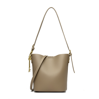 Ženska kožna bucket bag, urbani stil jednostavnosti, model 2025, prostrana dnevna torba s jednom naramenicom