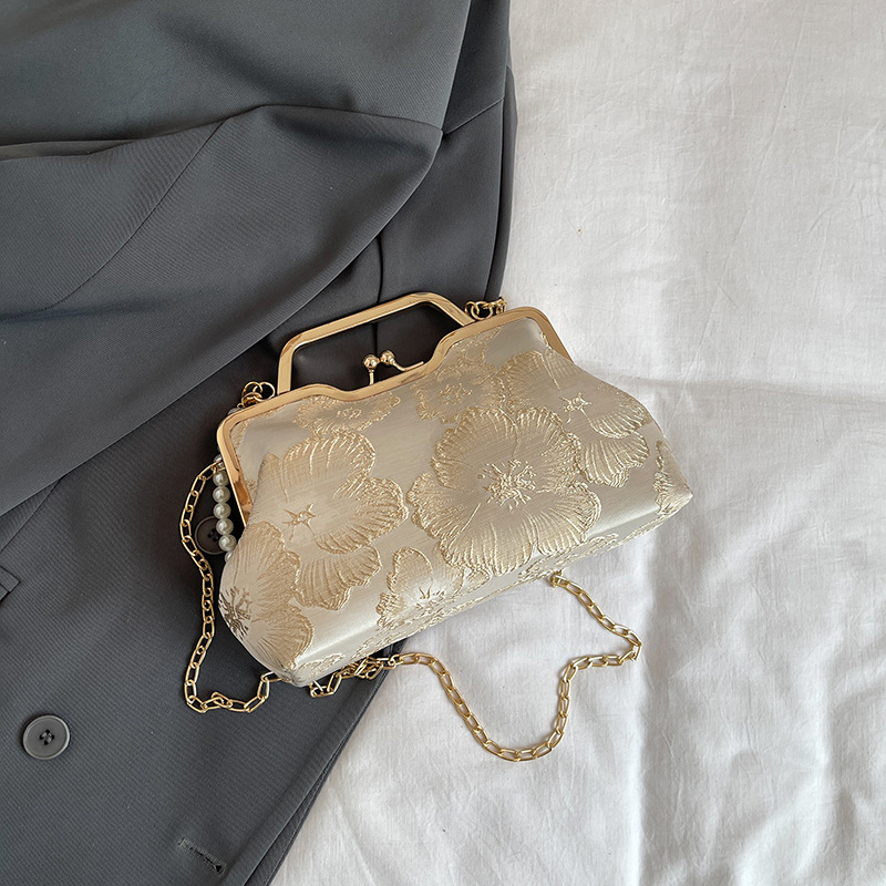 Ženska torbica u Guofeng stilu, inspirirana cheongsamom, s motivom školjke i izvezenim perlama – za ramenu ili crossbody