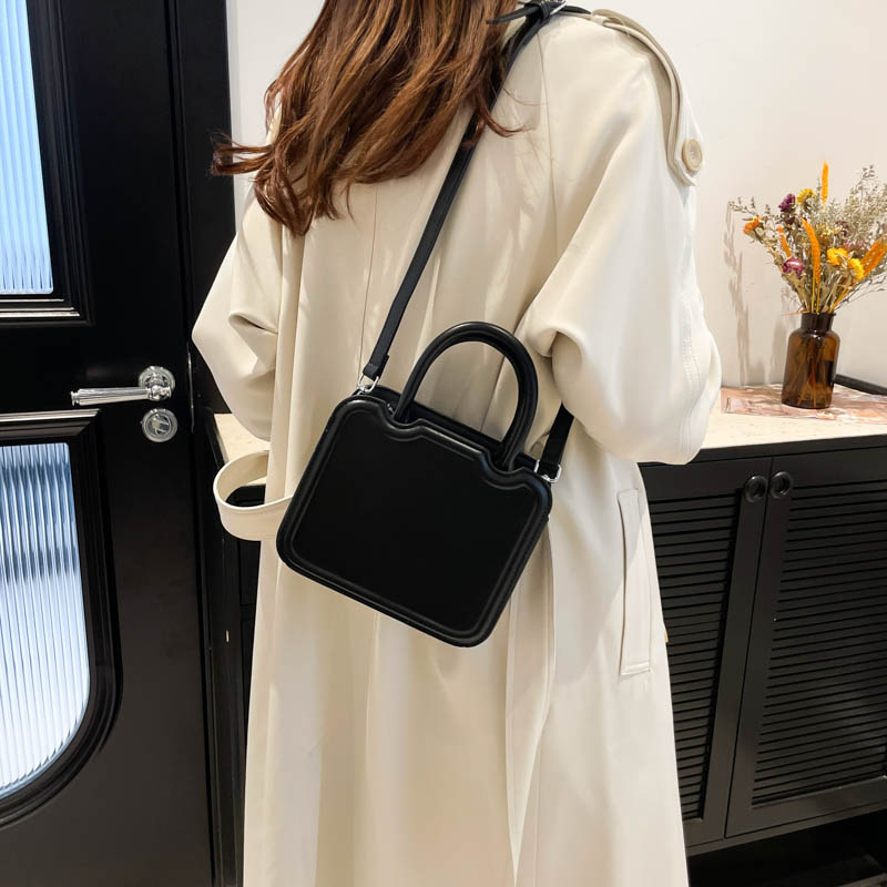 Helandner PU torba u obliku školjke, mala crossbody torba za dnevnu upotrebu, zima 2024, podstava poliester, zatvaranje zipom, jedan remen, retro kvadratni oblik