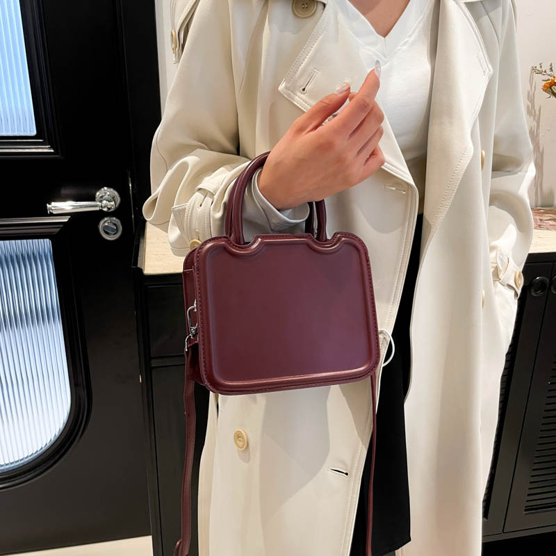 Helandner PU torba u obliku školjke, mala crossbody torba za dnevnu upotrebu, zima 2024, podstava poliester, zatvaranje zipom, jedan remen, retro kvadratni oblik