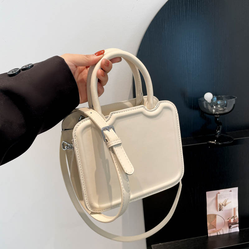 Helandner PU torba u obliku školjke, mala crossbody torba za dnevnu upotrebu, zima 2024, podstava poliester, zatvaranje zipom, jedan remen, retro kvadratni oblik