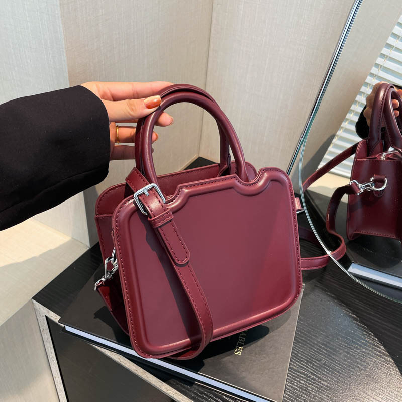 Helandner PU torba u obliku školjke, mala crossbody torba za dnevnu upotrebu, zima 2024, podstava poliester, zatvaranje zipom, jedan remen, retro kvadratni oblik
