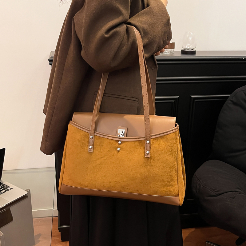 Retro velika tote torba za svakodnevnu upotrebu, svestrana preko ramena s patchwork dizajnom