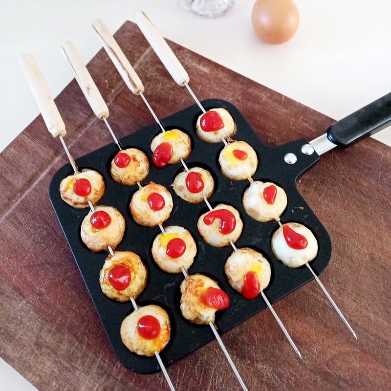 Tigaie Takoyaki pe gaz pentru uz casnic – suprafață antiaderentă, formă pentru ouă de prepeliță, furculiță inclusă