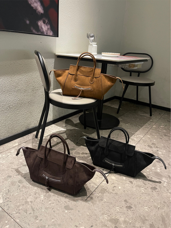 Modna ženska torba za jesen-zimu 2025, premium velur, torba s kapom i dizajnom krila, crossbody torba preko ramena