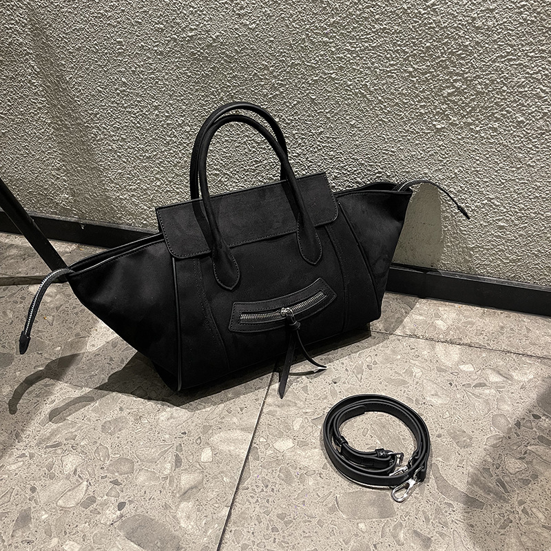Modna ženska torba za jesen-zimu 2025, premium velur, torba s kapom i dizajnom krila, crossbody torba preko ramena