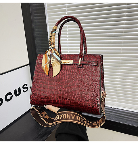 Torba za mamu velikog kapaciteta, 2026 novi model, crossbody torba s teksturom krokodila, elegantna ženska torba