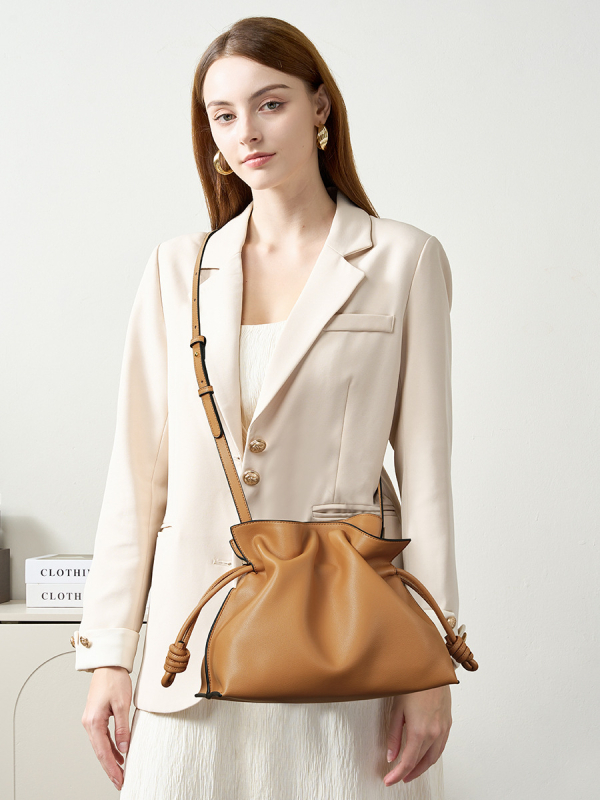 Torba s plisiranjem i vezicom, dizajn oblaka, ženska kožna torba za rame ili crossbody, svakodnevna upotreba