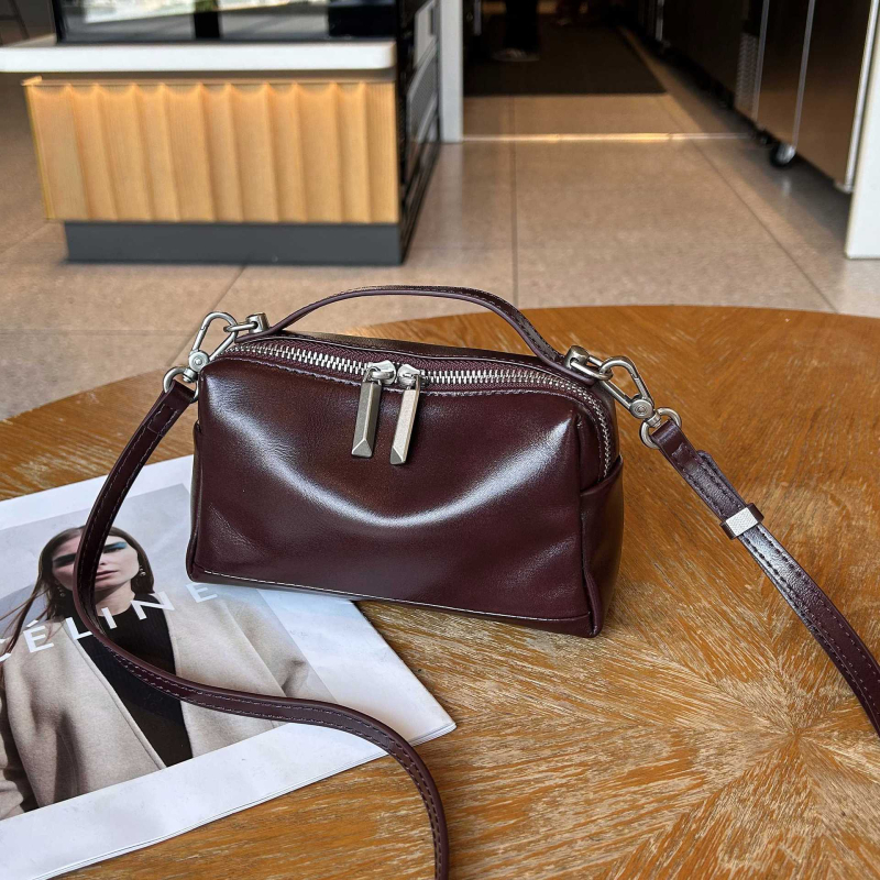 Prilagođena crossbody mini kvadratna torba od kože prvog sloja s biljnim premazom, za mobitel
