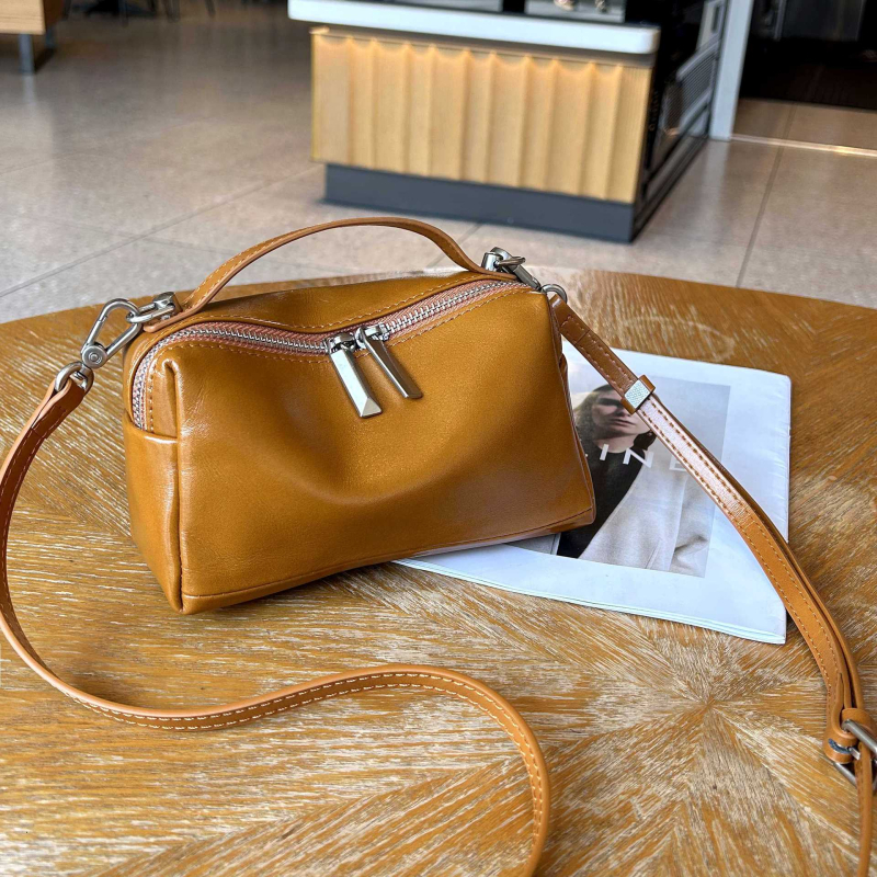 Prilagođena crossbody mini kvadratna torba od kože prvog sloja s biljnim premazom, za mobitel