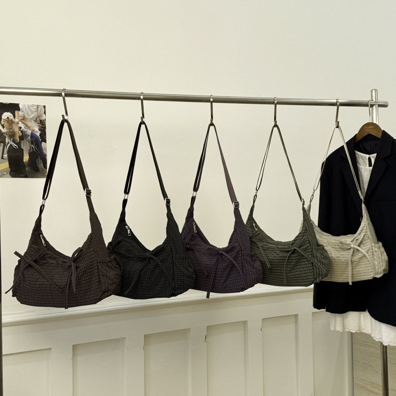 Ženska torba Cloud s kariranim uzorkom, šnuro i plisom, velika zapremina, ruksak ili crossbody