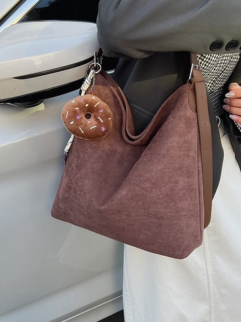 Moderna retro tote torba za žene, proljeće 2026, visoko kvalitetna tekstura, casual i svestrana za nošenje preko ramena