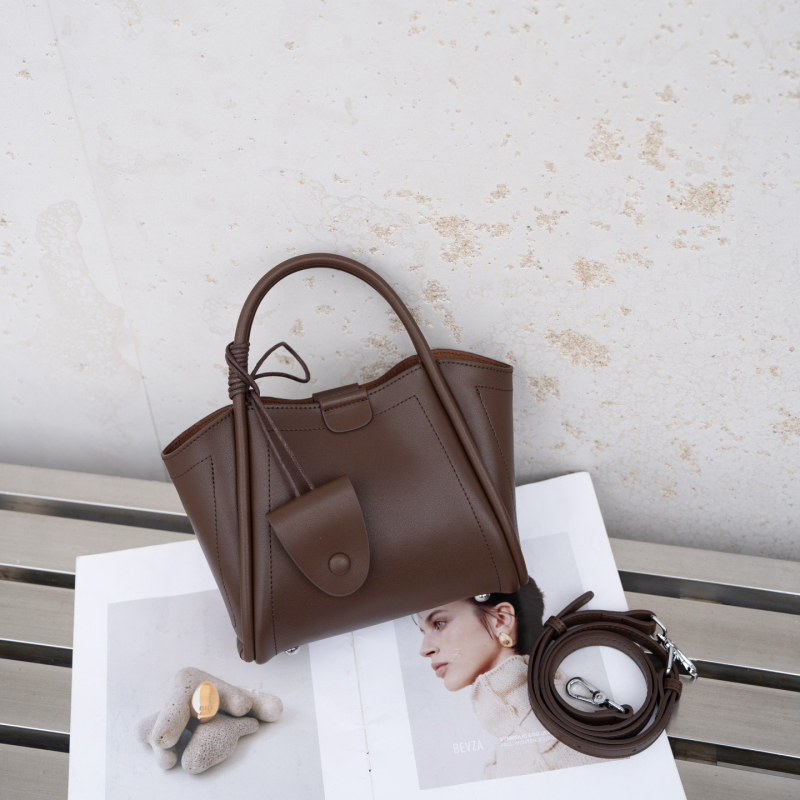 Ženska kožna torba za nošenje preko ramena, crossbody, 2025 novi trend, svestrana za svakodnevnu upotrebu