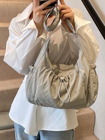 Modna torba s dizajnom oblaka, velika kapacitet, torba za rame i crossbody, lagana, plisirana, za žene, 2025 nišni dizajn