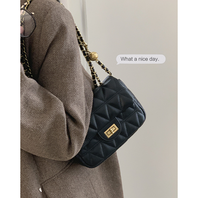 Ženska crossbody torba s lancem, 2022 novi model, minimalistički dizajn s dijamantnim quilt uzorkom, mala kvadratna torba za rame
