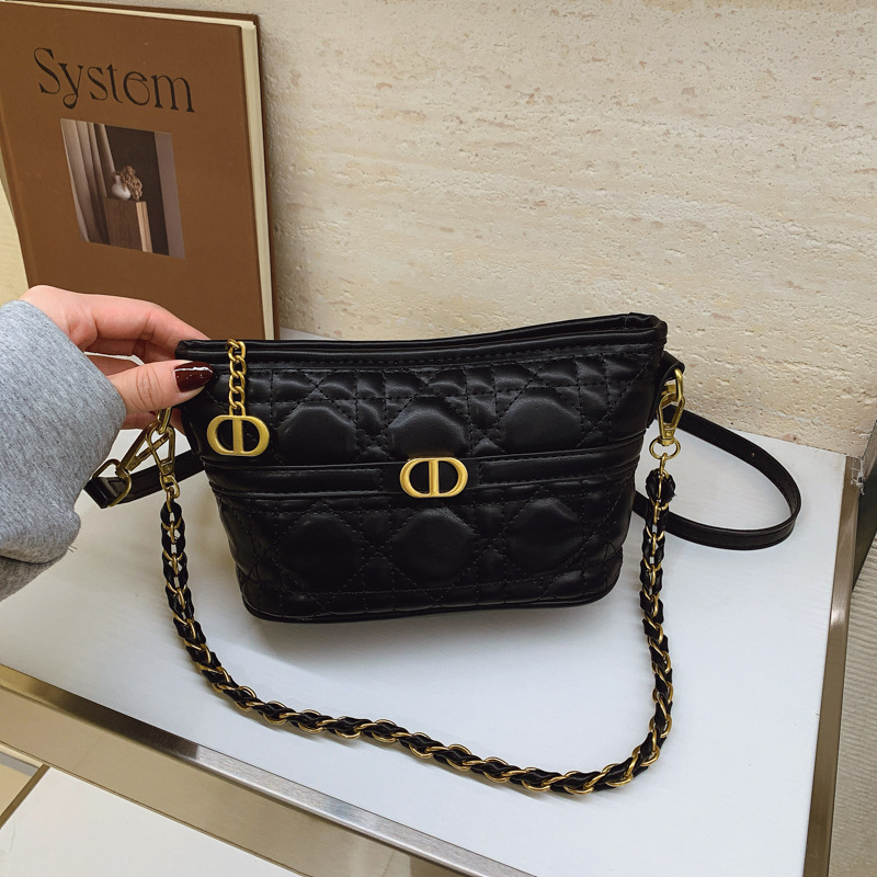 Torba za žene u francuskom stilu s quiltanom lancem, 2026 novi model, torbica za rame i crossbody, dumpling oblik