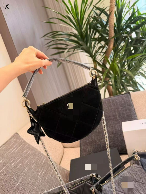 Ženska mini torbica s lancem preko ramena, kvadratnog oblika, quiltirana, moda 2025