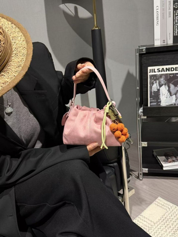 Ženska torba u korejskom stilu, oblik kofa, mala kožna crossbody torba, ljeto 2026