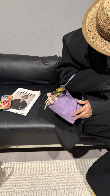 Ženska torba u korejskom stilu, oblik kofa, mala kožna crossbody torba, ljeto 2026
