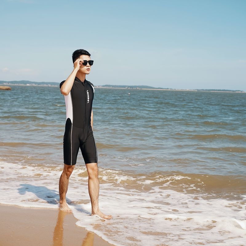 Haoxiang férfi egyrészes búvárúszóruha rövid ujjú, poliészter-spandex 88%/12%, konzervatív minta
