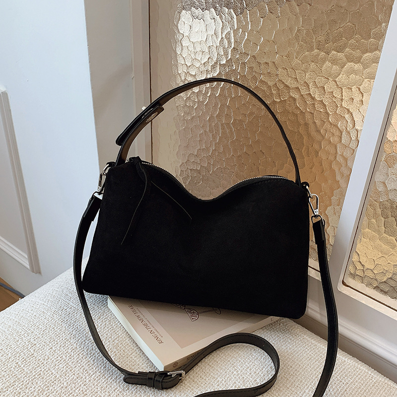 Ženska torbica od matirane biljno tanane kože, 2025 model, jesen–zima luksuz, Boston jastuk crossbody retro torba