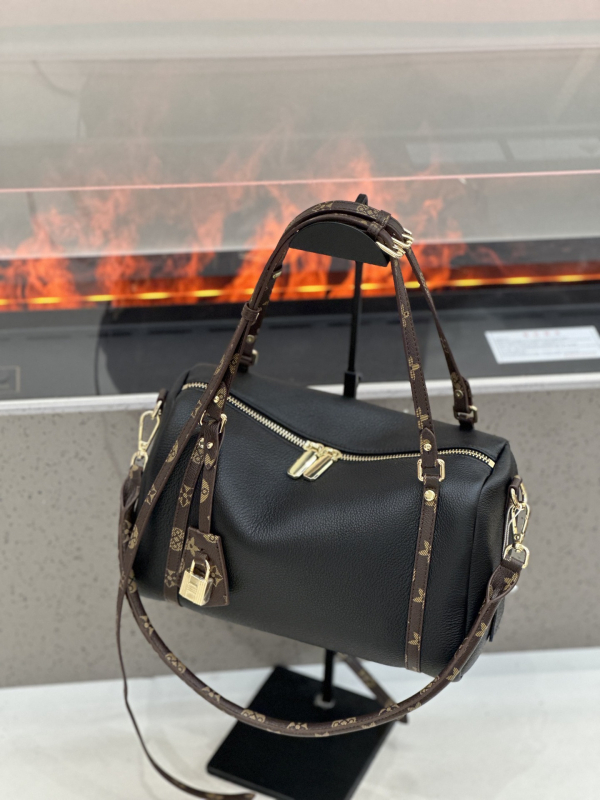 Westal Boston torba od matirane kravlje kože – vintage stil, moderan, srednje veličine, preko ramena i crossbody