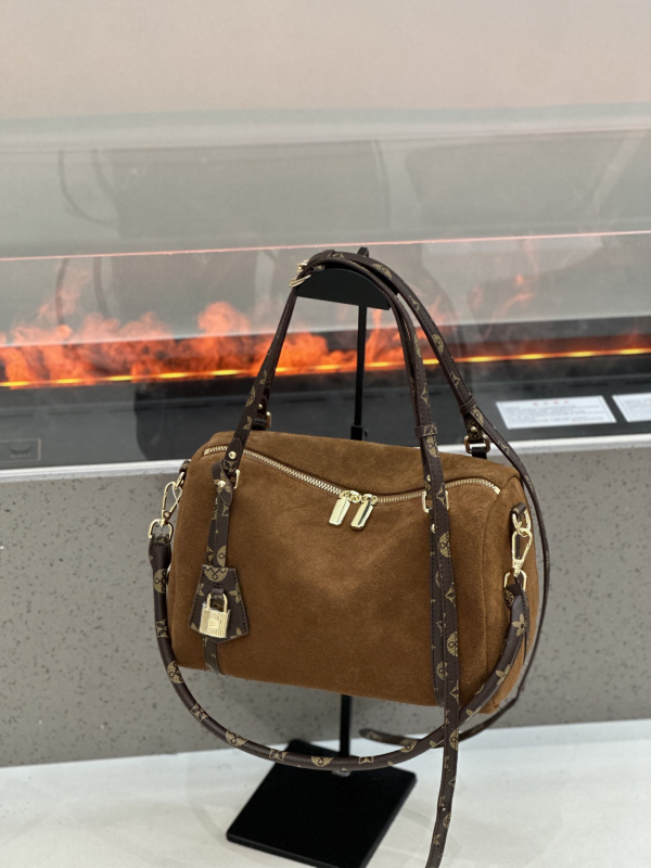 Westal Boston torba od matirane kravlje kože – vintage stil, moderan, srednje veličine, preko ramena i crossbody