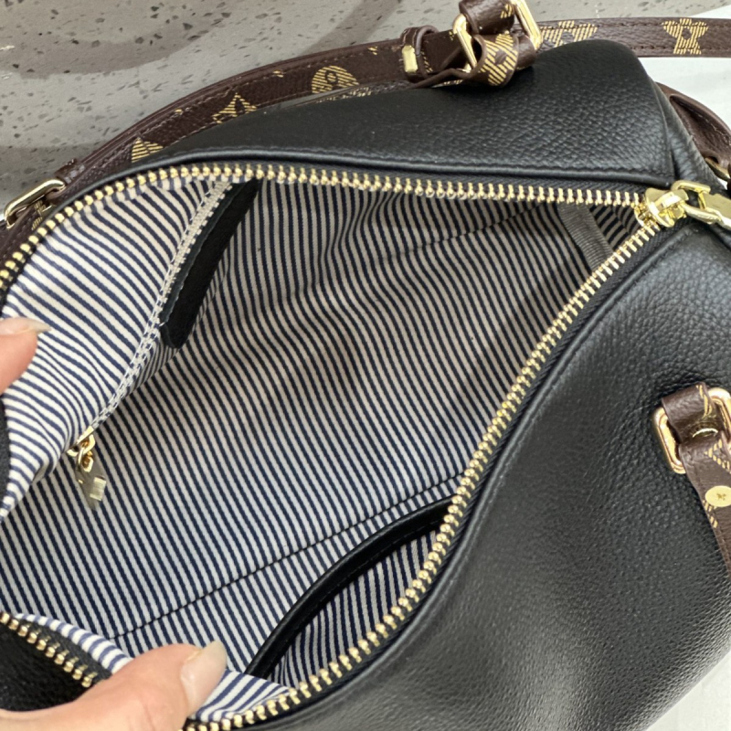 Westal Boston torba od matirane kravlje kože – vintage stil, moderan, srednje veličine, preko ramena i crossbody