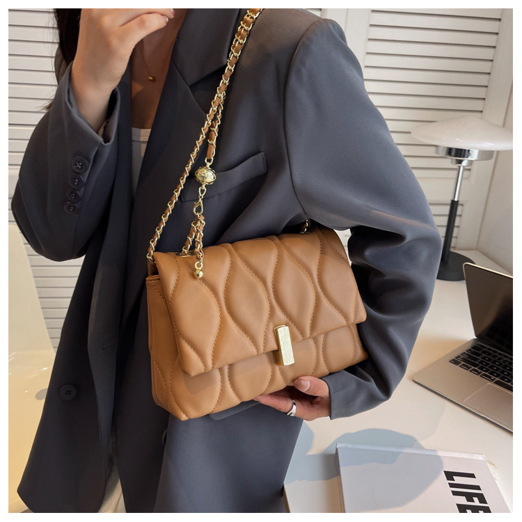 Ženska crossbody torba s lancem, korejski stil, visokokvalitetan dojam, mala kvadratna torba za svakodnevnu upotrebu