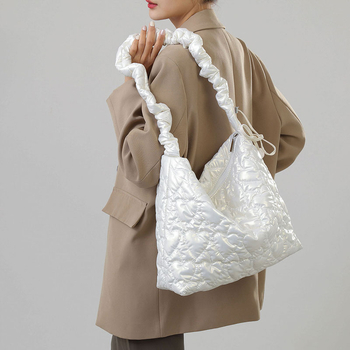 Ženska crossbody torba u korejskom stilu, oblaci plisirani detalji, velika kapaciteta, lagana