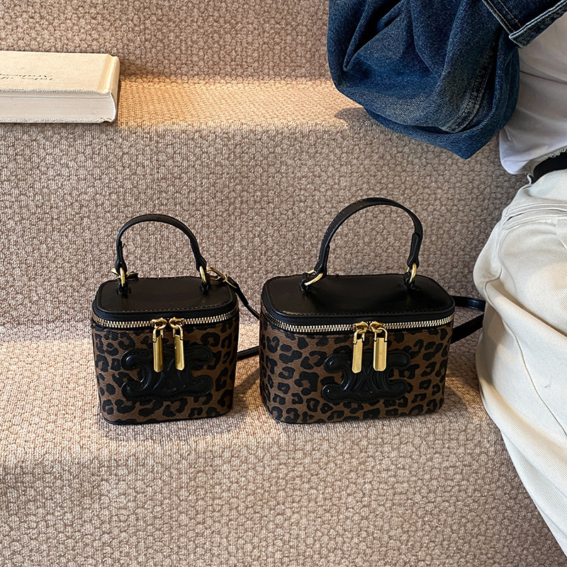 Box-stil torbica s ručkom i remenom za nošenje na ramenu ili preko tijela, retro cilindrična bucket torba s personaliziranim dizajnom