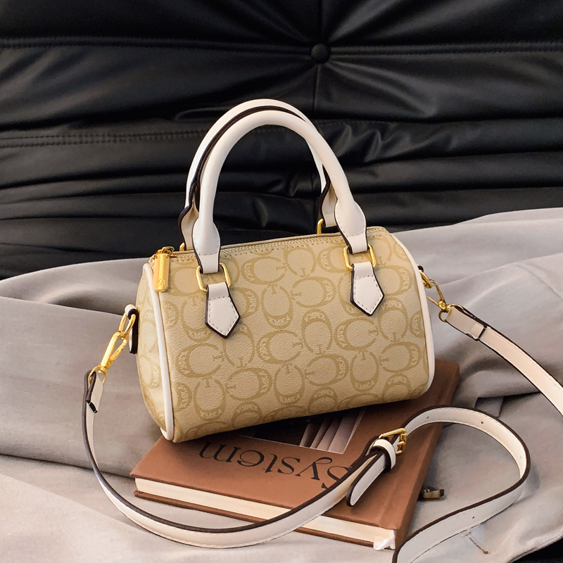 Retro torbica Boston s crossbody remenom, srednja veličina, PU koža, proljeće 2026