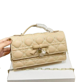 D-brand clutch torba s dijamantno prešivanim uzorkom i perlatnim lancem, mala kvadratna crossbody torba