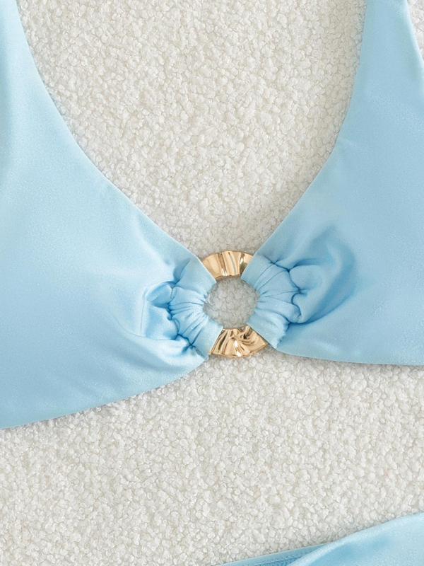 Ženski bikini s floralnim uzorkom – seksi i slatko