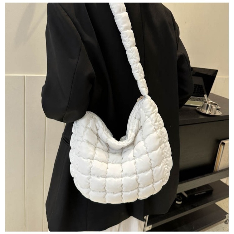 Cloud Tote torba – Srednje veličine, najlon, zatvarač, unutarnja džep sa zatvaračem, ramena ili crossbody remen