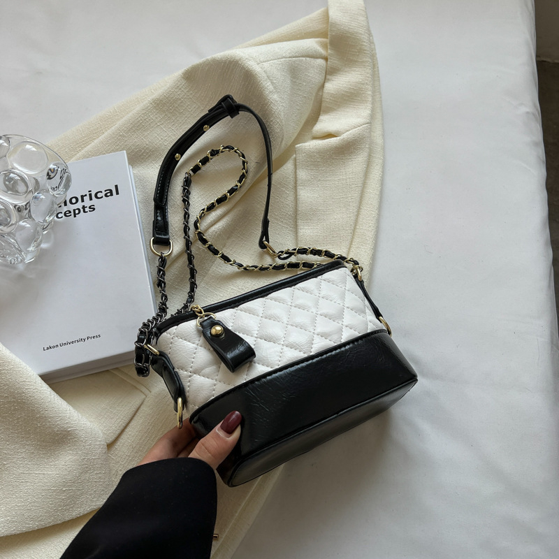 PU kožna torbica s lancem, crossbody, dijamantno šivanje, XL veličina