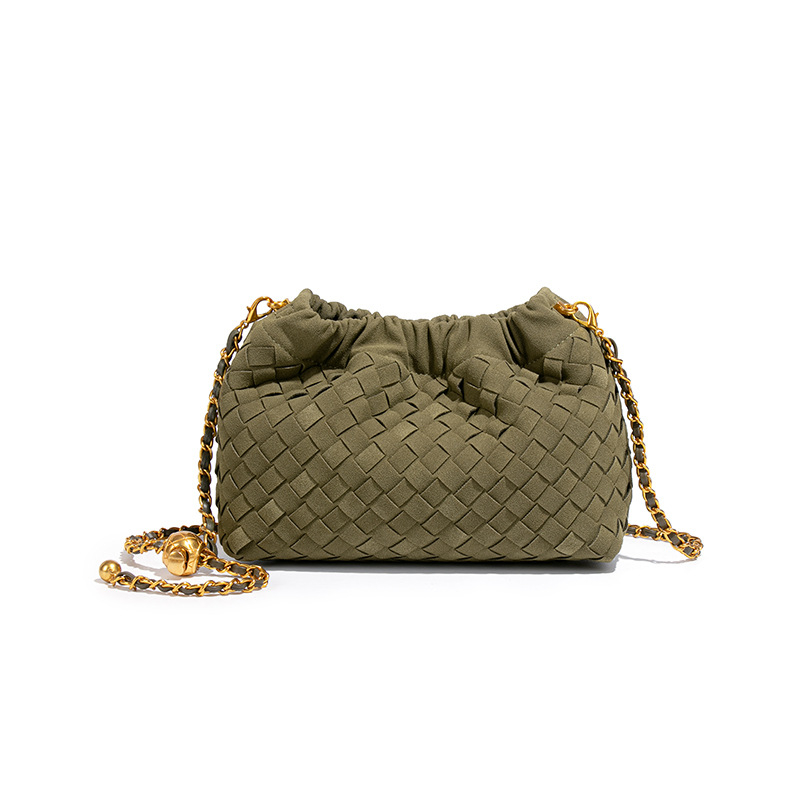 Torba preko ramena u Chanel stilu, plisirana s detaljem oblaka, pleteni lanac, mala zlatna kuglica, za žene