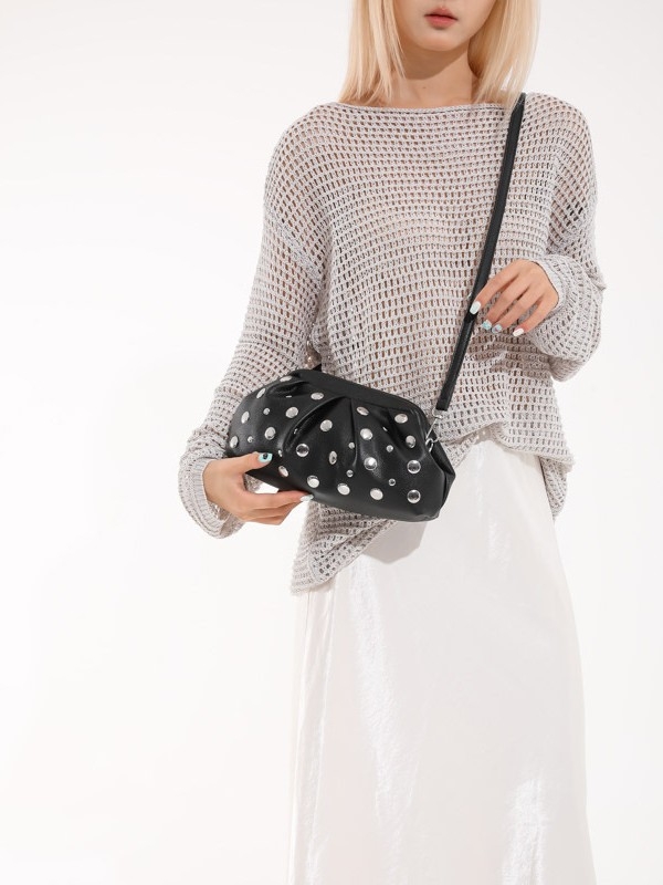 Urban minimalistička PU torba za rame s lancem, mala plisirana ženska crossbody torbica s ukrasnim gumbima u obliku gljiva