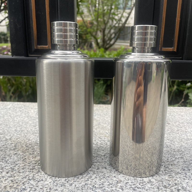 Sticlă din oțel inoxidabil 304 pentru exterior, în formă de sticlă pentru băuturi alcoolice, goală, 0,5 kg, portabil