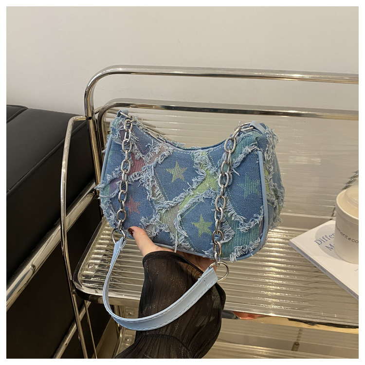 Ženska torbica od denima s lancem, crossbody, kvadratnog oblika, s gradientom i zvjezdicama