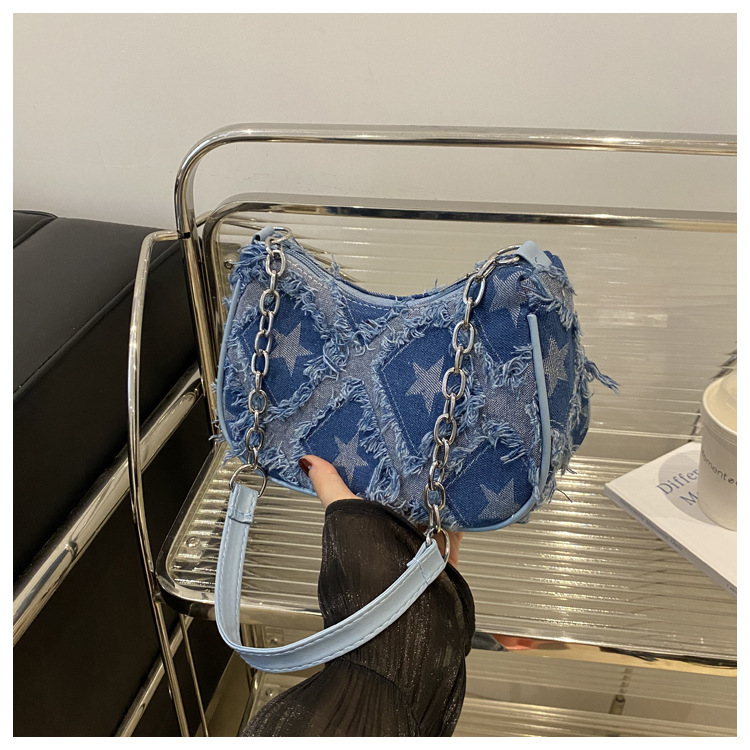 Ženska torbica od denima s lancem, crossbody, kvadratnog oblika, s gradientom i zvjezdicama