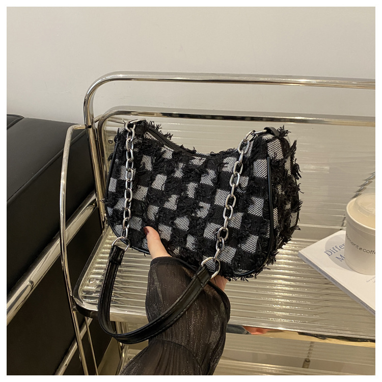Ženska torbica od denima s lancem, crossbody, kvadratnog oblika, s gradientom i zvjezdicama