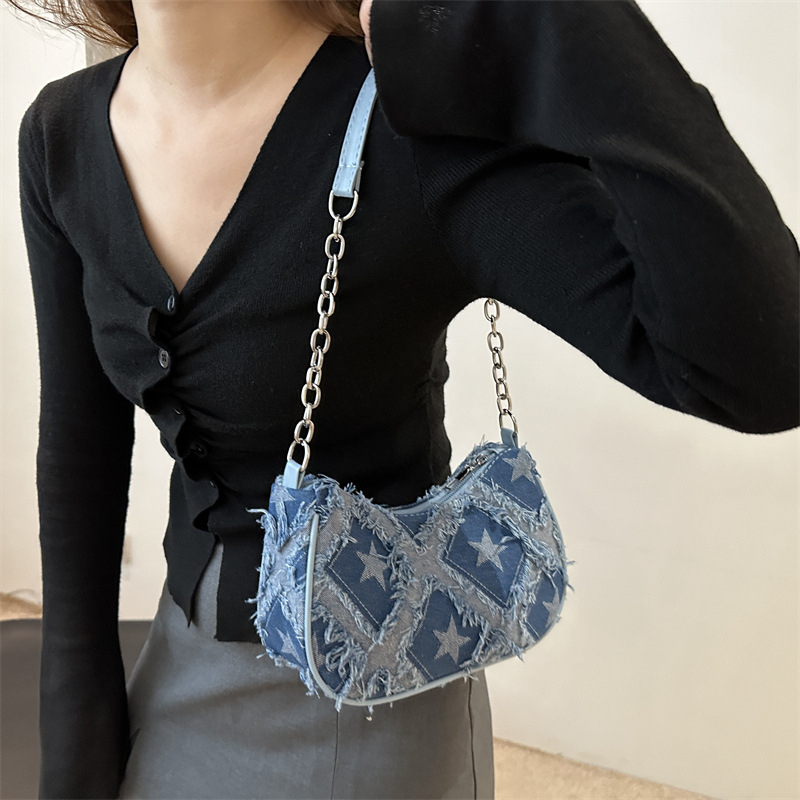 Ženska torbica od denima s lancem, crossbody, kvadratnog oblika, s gradientom i zvjezdicama